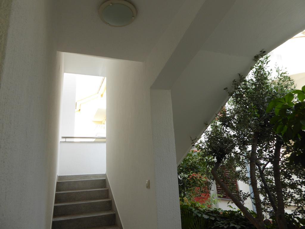 Apartments Bojanic Vodice Esterno foto