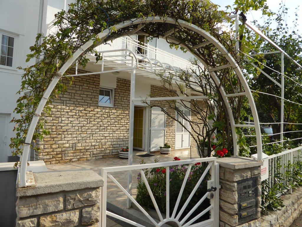Apartments Bojanic Vodice Esterno foto