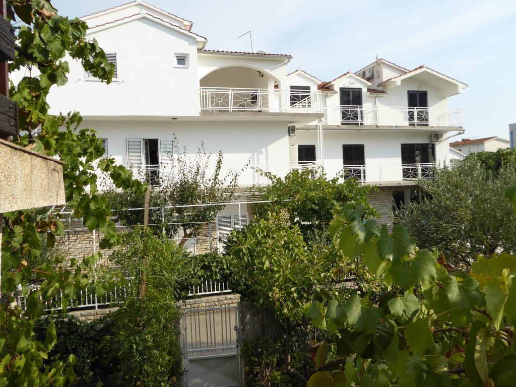 Apartments Bojanic Vodice Esterno foto