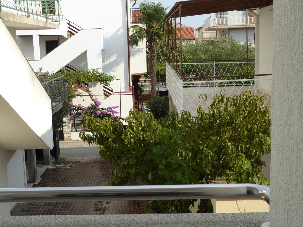 Apartments Bojanic Vodice Esterno foto