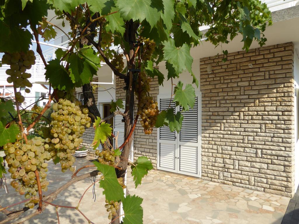 Apartments Bojanic Vodice Esterno foto