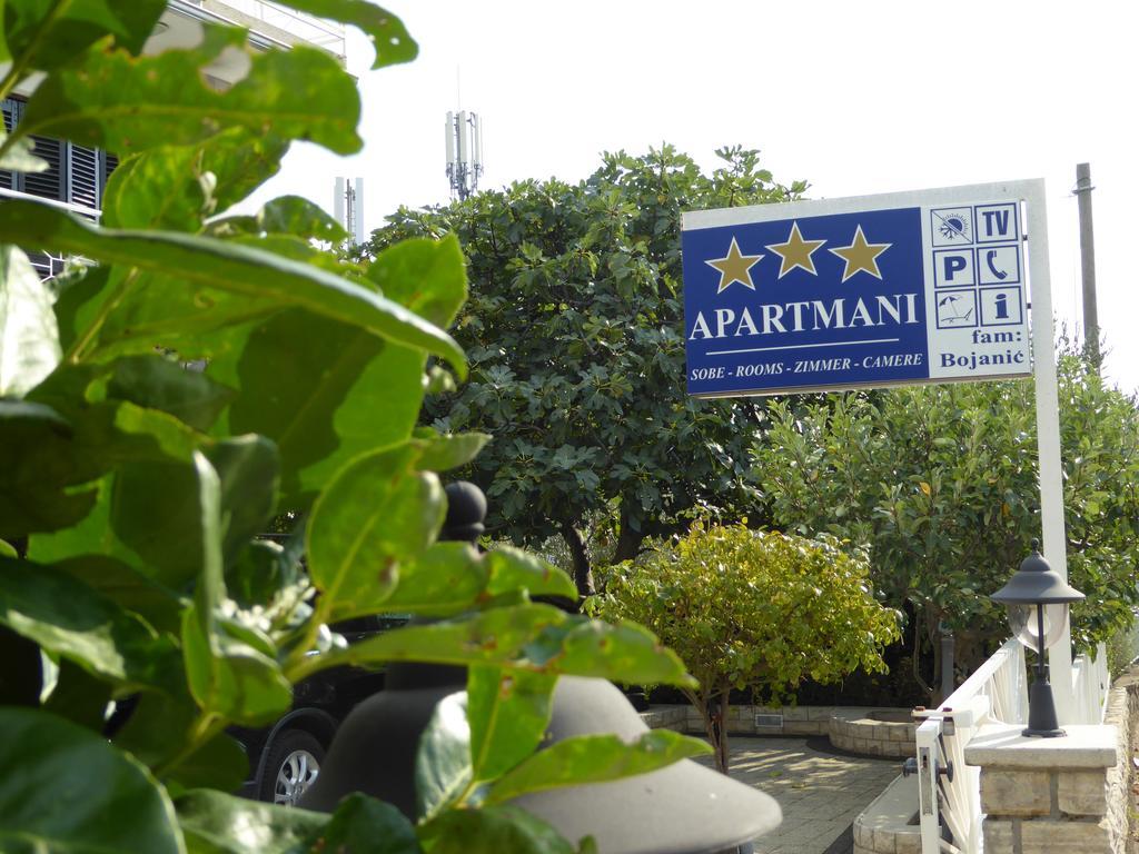Apartments Bojanic Vodice Esterno foto